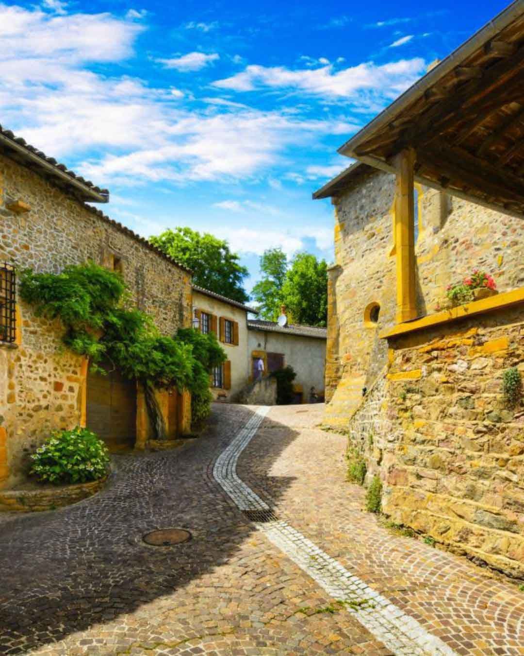 Ternand Ternand - Visit Beaujolais | Visites et balades en Beaujolais